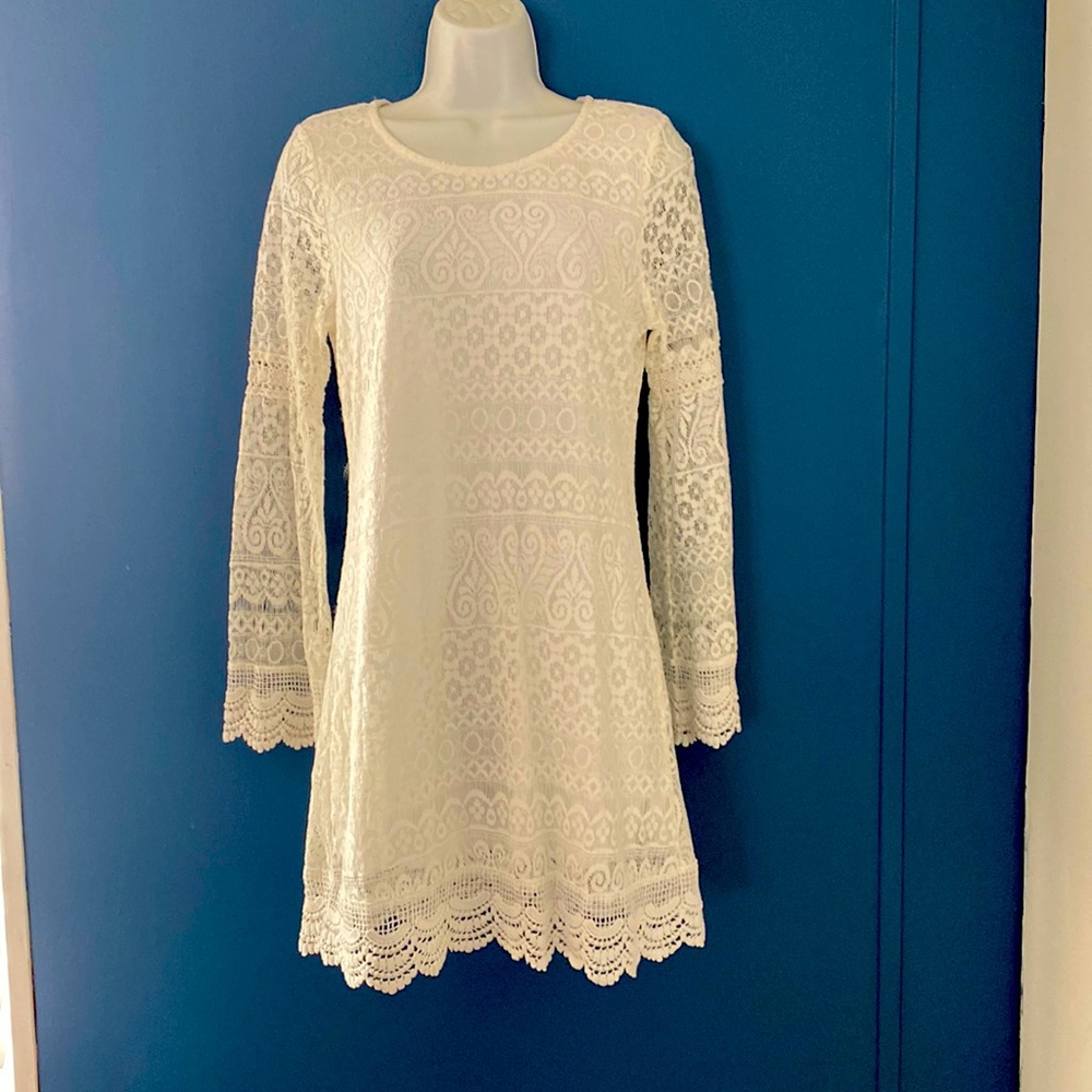 White lace cocktail dress